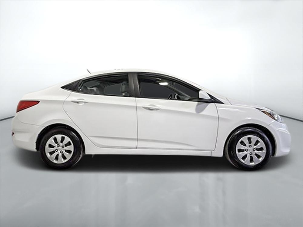 Hyundai Accent SE 2017 d&rsquo;occasion à vendre - 2