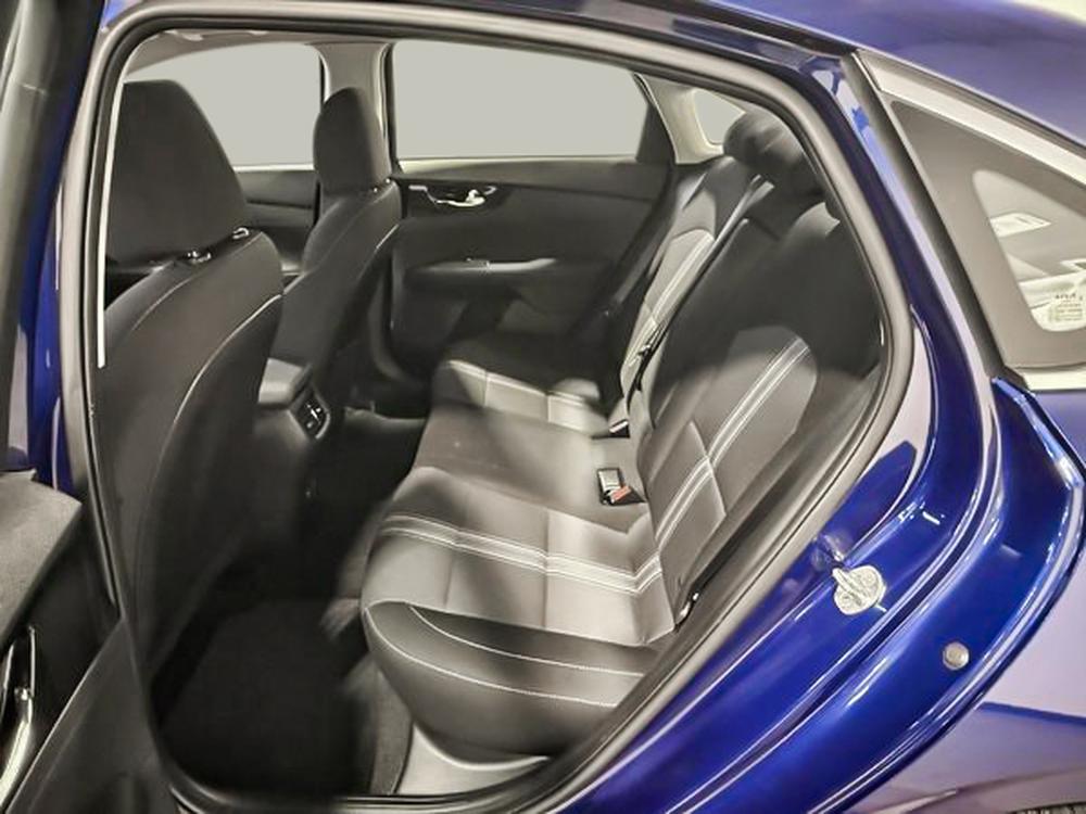 Kia Forte EX 2023 d&rsquo;occasion à vendre - 26