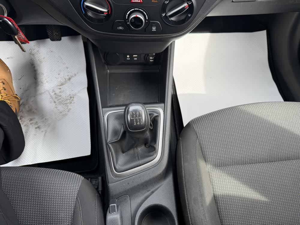 Hyundai Accent 2020 Gris usage à vendre Hyundai Accent 2020 Gris usage à vendre