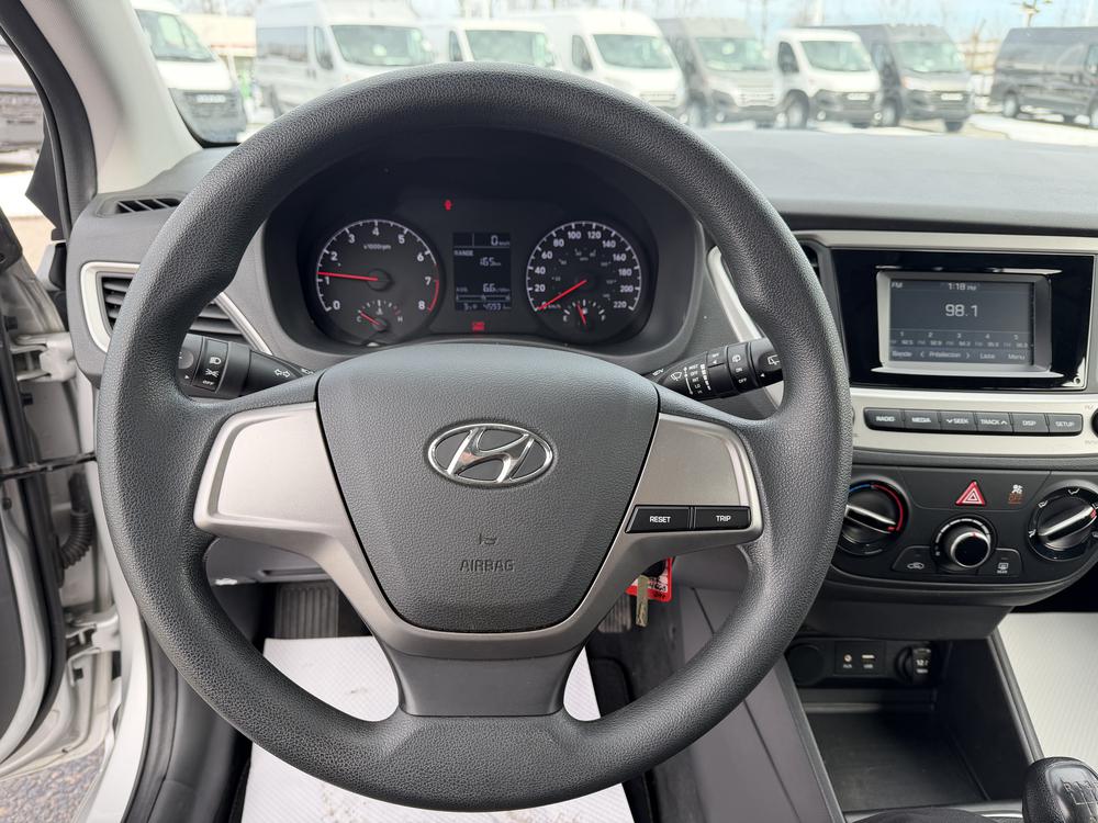 Hyundai Accent 2020 Gris usage à vendre Hyundai Accent 2020 Gris usage à vendre