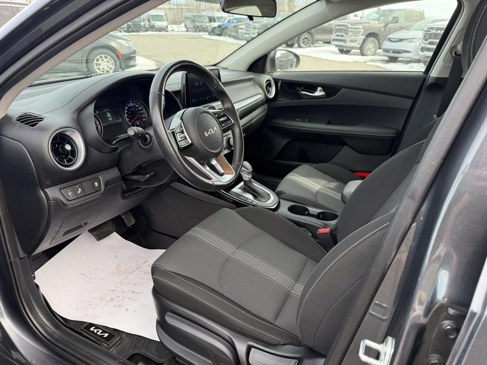 Kia Forte 2024 Gris usage à vendre Kia Forte 2024 Gris usage à vendre