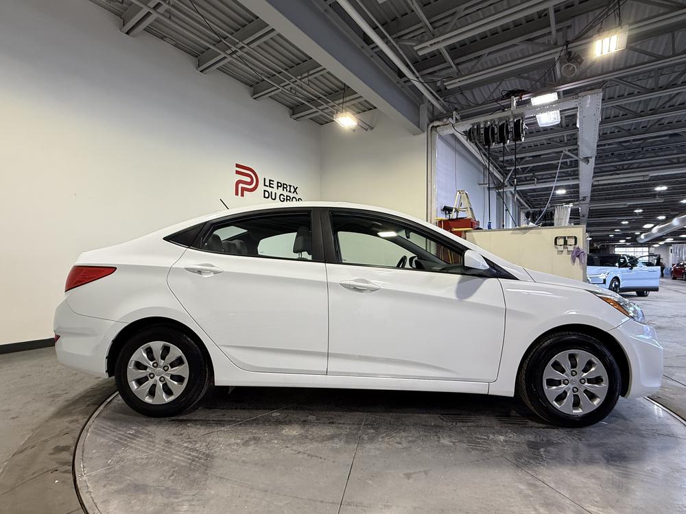 Hyundai Accent SE 2017 d&rsquo;occasion à vendre - 2