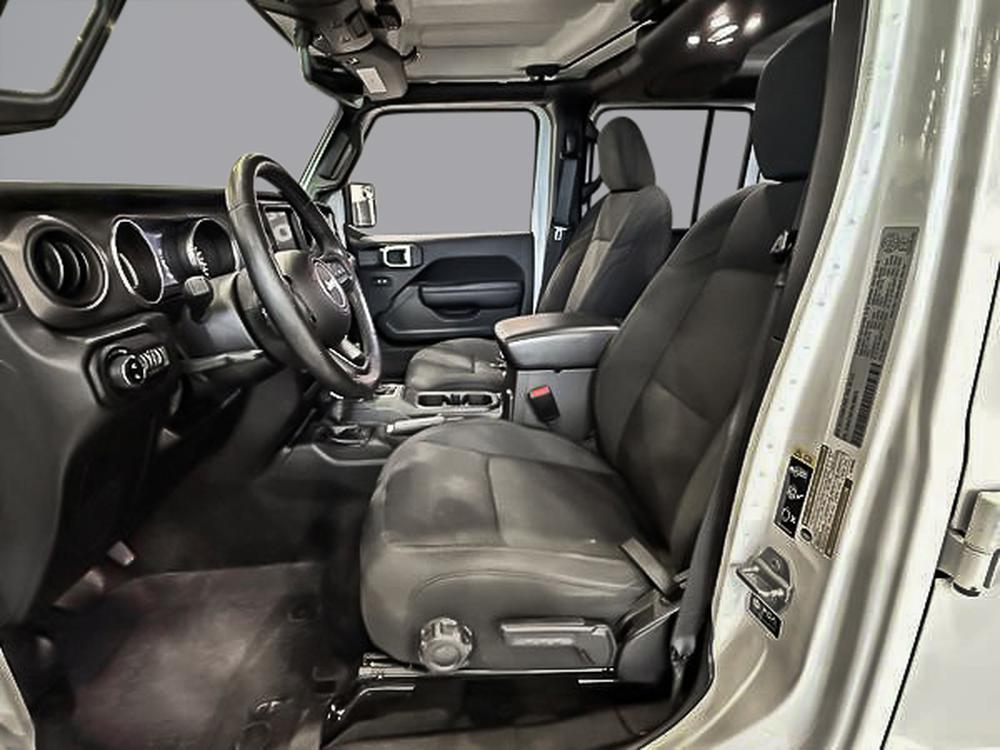 Jeep Gladiator 2022 Blanc usage à vendre Jeep Gladiator 2022 Blanc usage à vendre