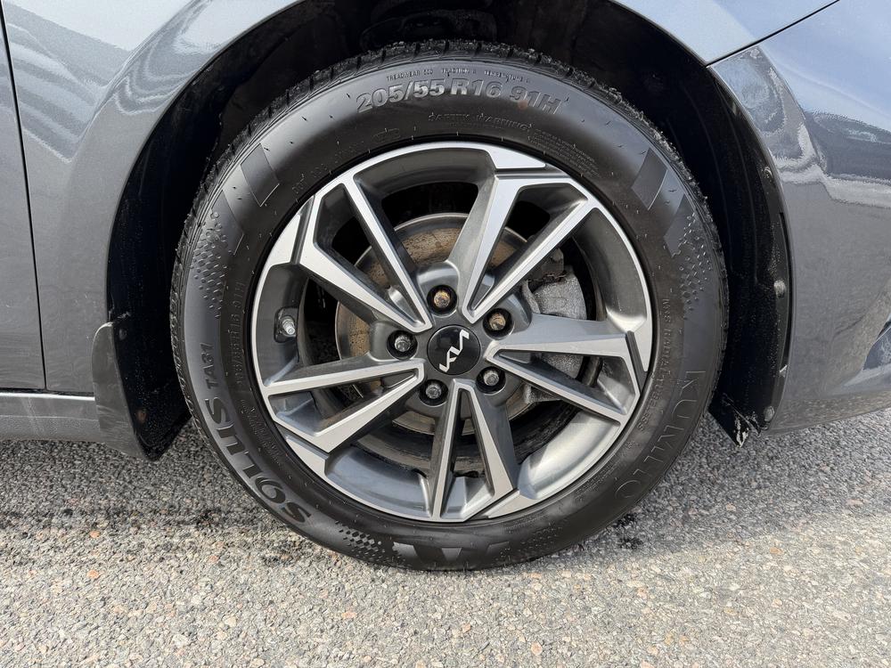 Kia Forte 2024 Gris usage à vendre Kia Forte 2024 Gris usage à vendre