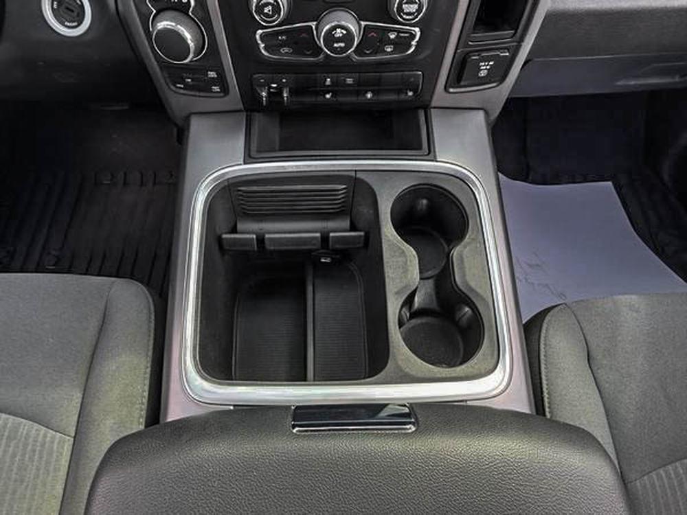 Ram 1500 Classic EXPRESS 2023 d&rsquo;occasion à vendre - 27