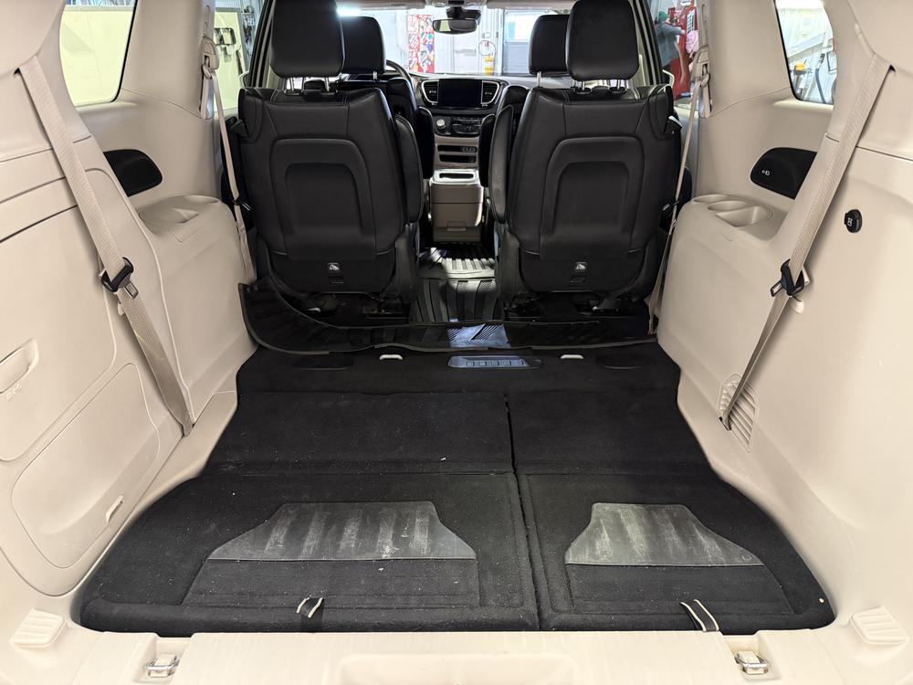 Chrysler Pacifica Hybrid Touring L 2022 d&rsquo;occasion à vendre - 30