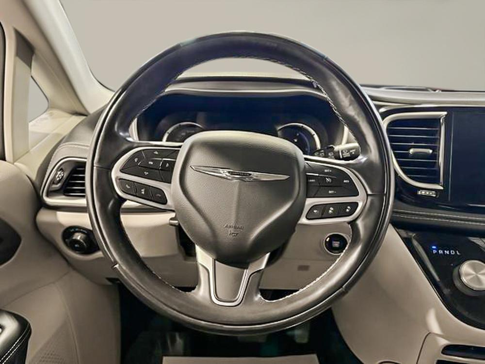 Chrysler Pacifica Hybrid Touring L 2022 d&rsquo;occasion à vendre - 17