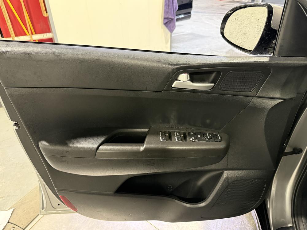 Kia Sportage LX 2022 d&rsquo;occasion à vendre - 13