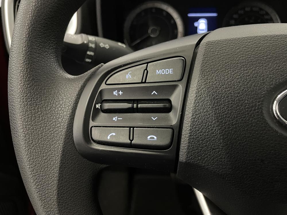 Hyundai Venue Essential 2022 d&rsquo;occasion à vendre - 14