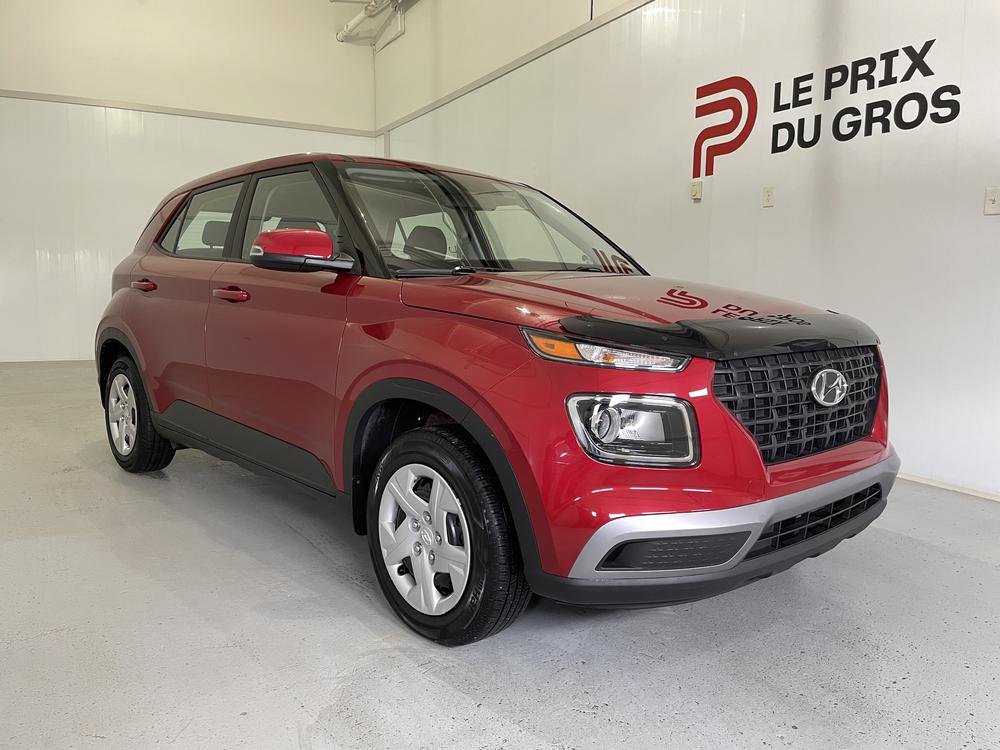 Hyundai Venue Essential 2022 d&rsquo;occasion à vendre - 1