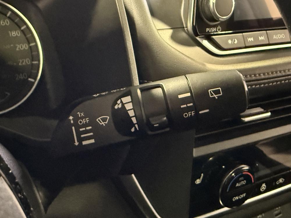 Nissan Rogue SV 2023 d&rsquo;occasion à vendre - 24