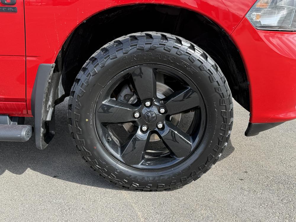 Ram 1500 Classic EXPRESS 2023 d&rsquo;occasion à vendre - 12