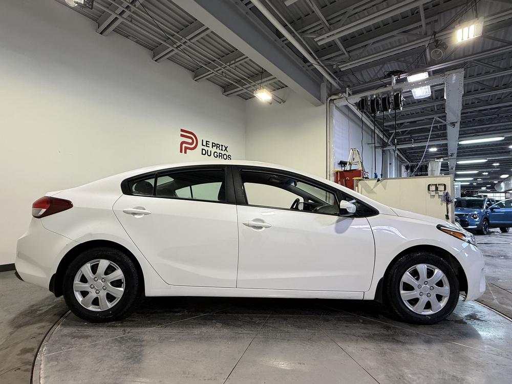 Kia Forte LX 2017 d&rsquo;occasion à vendre - 2