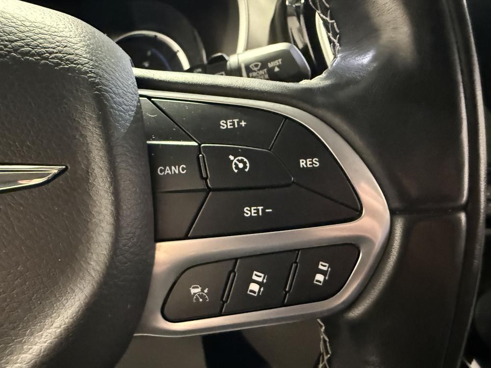 Chrysler Pacifica Hybrid Touring L 2022 d&rsquo;occasion à vendre - 19