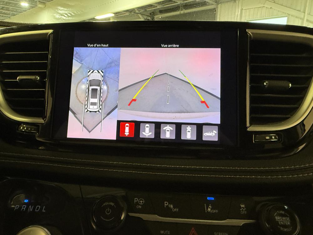 Chrysler Pacifica Hybrid Touring L 2022 d&rsquo;occasion à vendre - 26