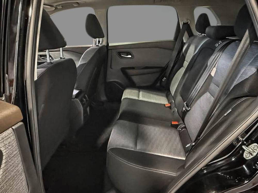 Nissan Rogue SV 2023 d&rsquo;occasion à vendre - 31