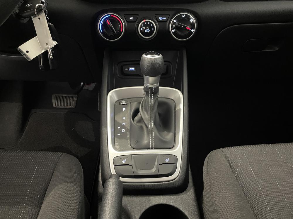 Hyundai Venue Essential 2022 d&rsquo;occasion à vendre - 24