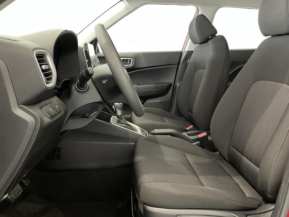 Hyundai Venue Essential 2022 d&rsquo;occasion à vendre - 12