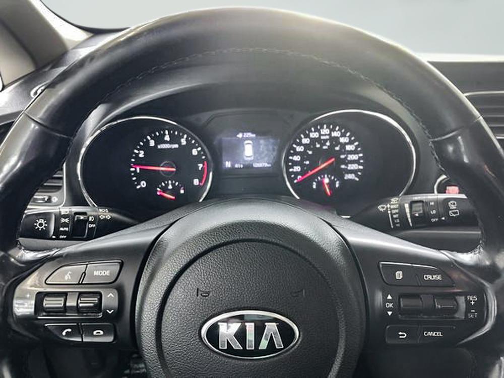 Kia Sedona LX 2020 d&rsquo;occasion à vendre - 26
