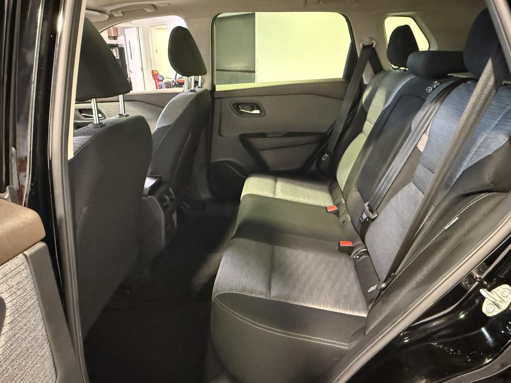 Nissan Rogue SV 2023 d&rsquo;occasion à vendre - 31