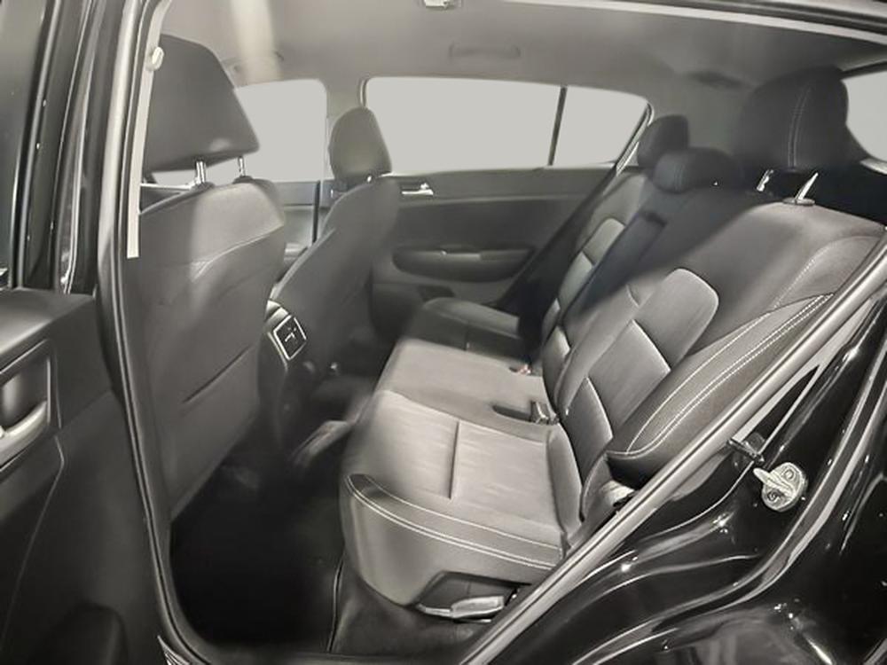 Kia Sportage LX 2022 d&rsquo;occasion à vendre - 29