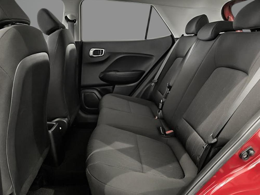 Hyundai Venue Essential 2022 d&rsquo;occasion à vendre - 26