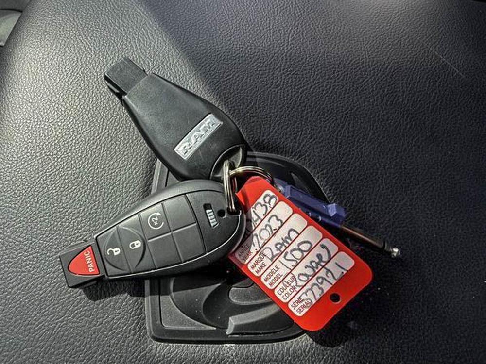 Ram 1500 Classic EXPRESS 2023 d&rsquo;occasion à vendre - 29