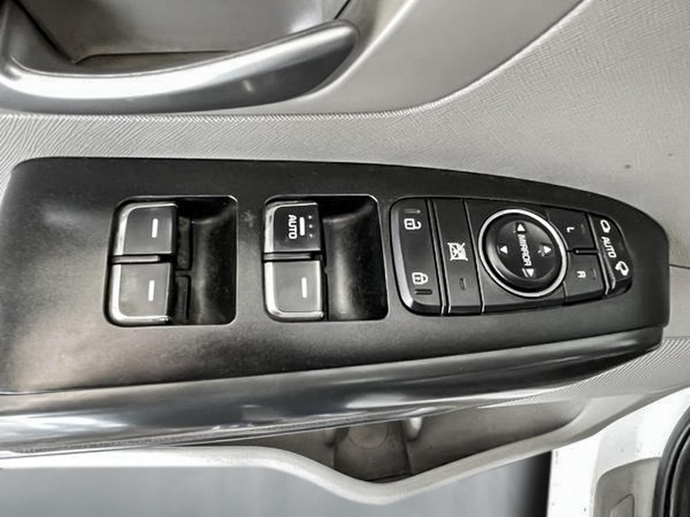 Kia Sedona LX 2020 d&rsquo;occasion à vendre - 11