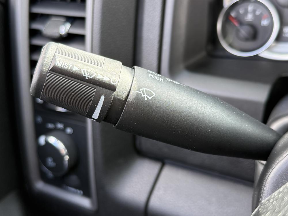 Ram 1500 Classic EXPRESS 2023 d&rsquo;occasion à vendre - 21