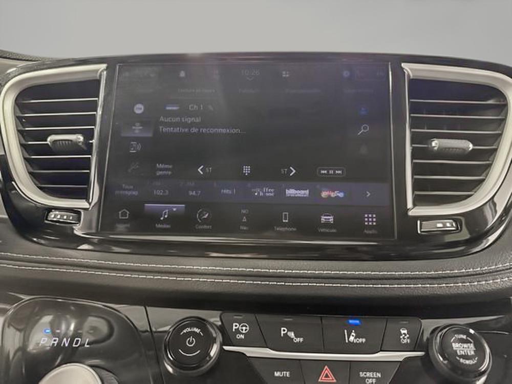 Chrysler Pacifica Hybrid Touring L 2022 d&rsquo;occasion à vendre - 24
