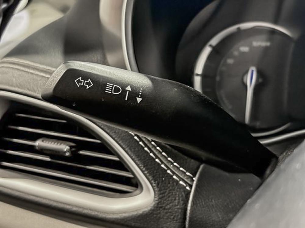 Chrysler Pacifica Hybrid Touring L 2022 d&rsquo;occasion à vendre - 21