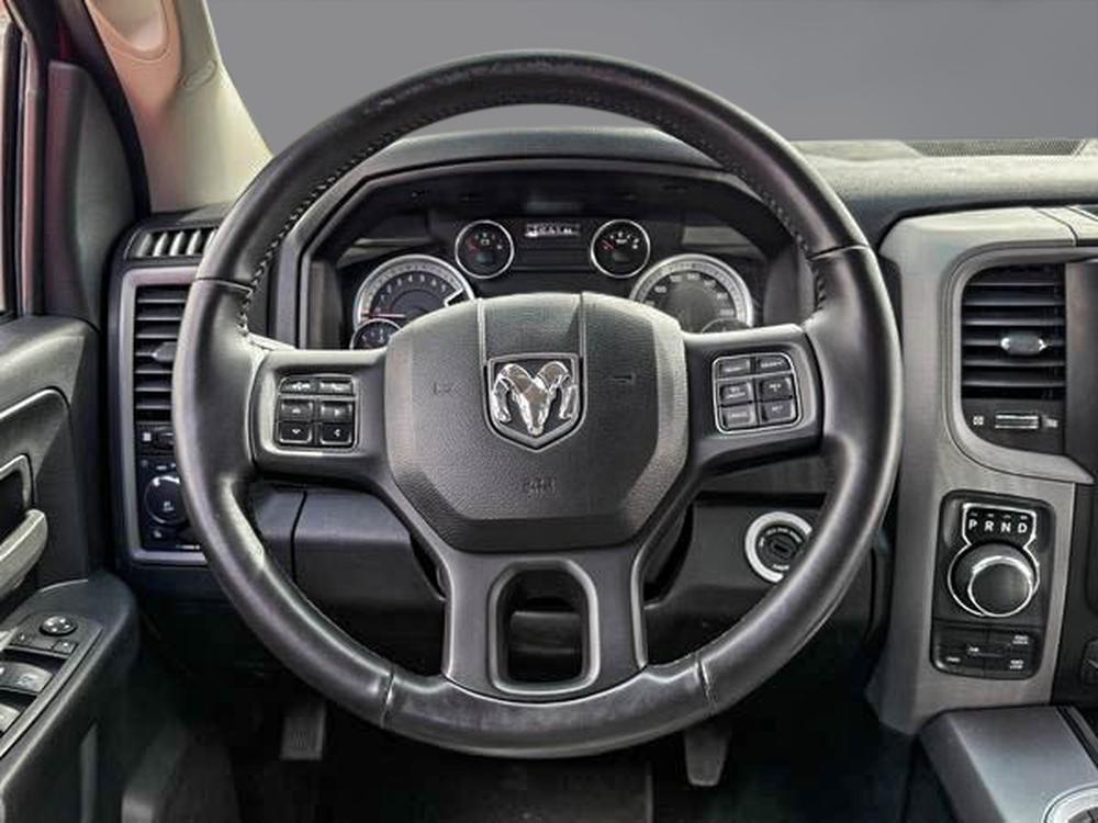 Ram 1500 Classic EXPRESS 2023 d&rsquo;occasion à vendre - 17