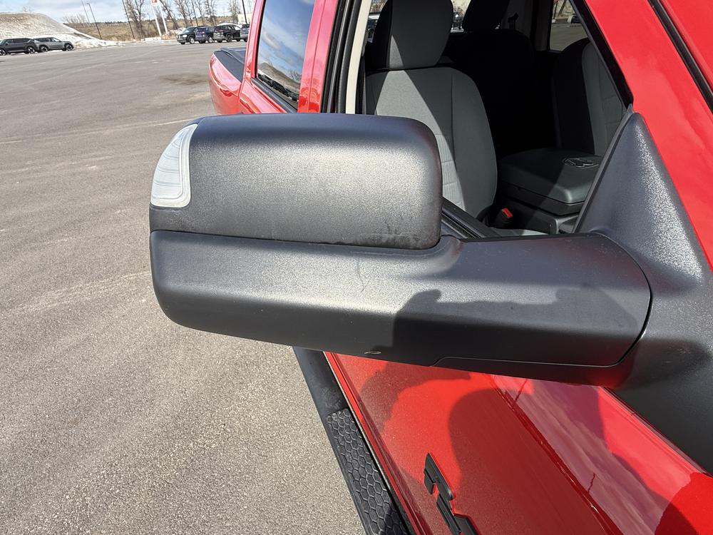 Ram 1500 Classic EXPRESS 2023 d&rsquo;occasion à vendre - 11