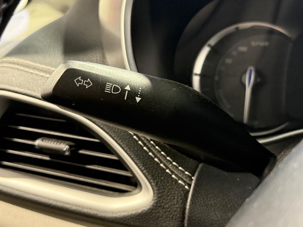 Chrysler Pacifica Hybrid Touring L 2022 d&rsquo;occasion à vendre - 21