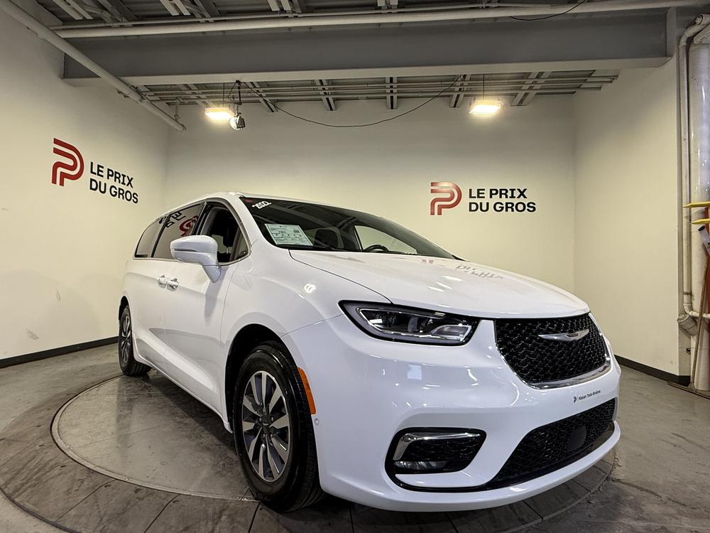 Chrysler Pacifica Hybrid Touring L 2022 d&rsquo;occasion à vendre - 1