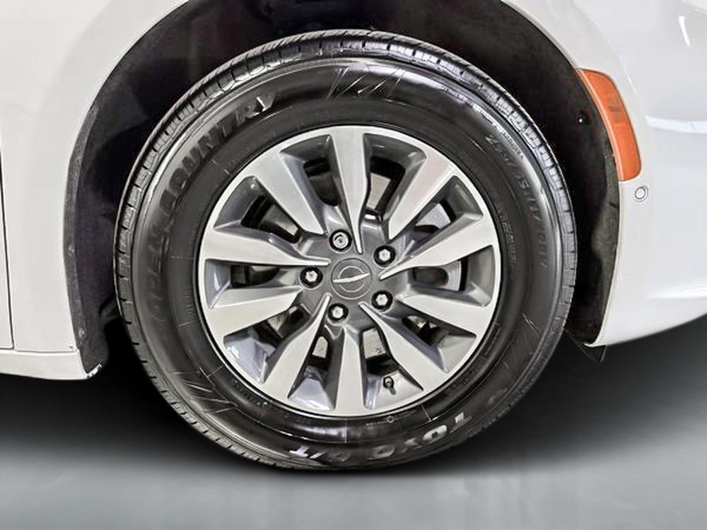 Chrysler Pacifica Hybrid Touring L 2022 d&rsquo;occasion à vendre - 12