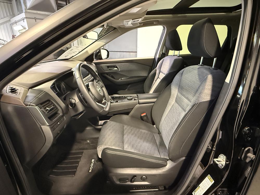 Nissan Rogue SV 2023 d&rsquo;occasion à vendre - 18