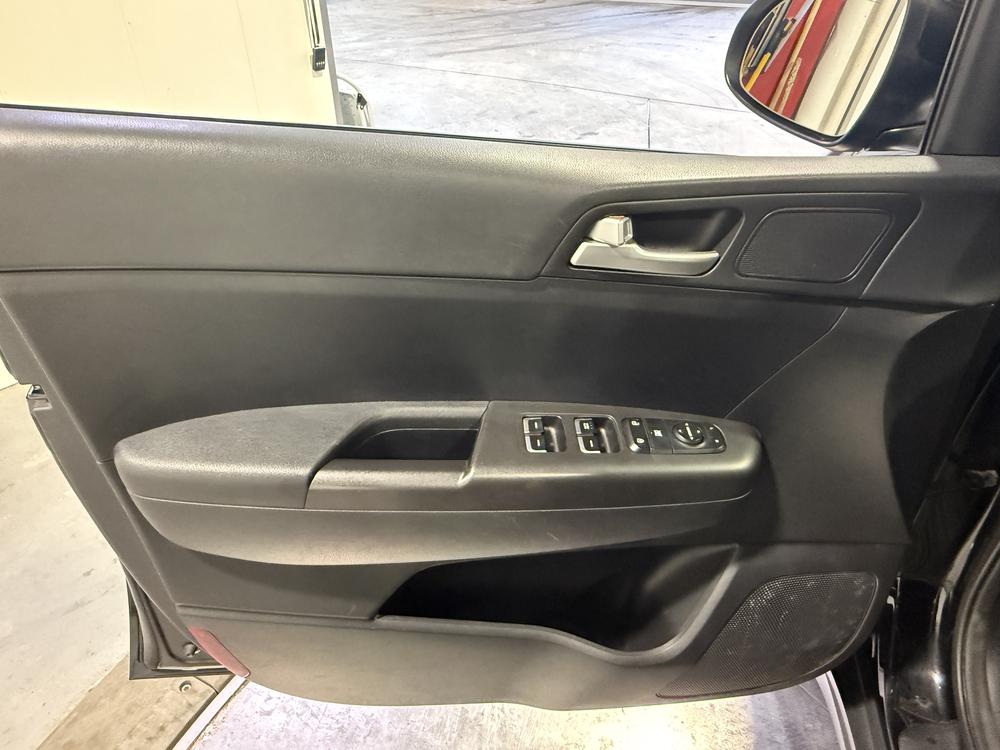 Kia Sportage LX 2022 d&rsquo;occasion à vendre - 13