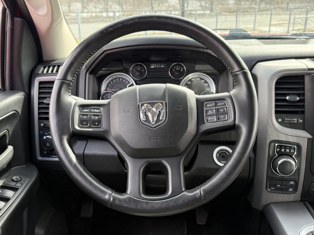 Ram 1500 Classic EXPRESS 2023 d&rsquo;occasion à vendre - 17