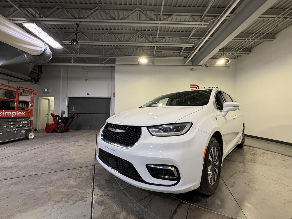 Chrysler Pacifica Hybrid Touring L 2022 d&rsquo;occasion à vendre - 8