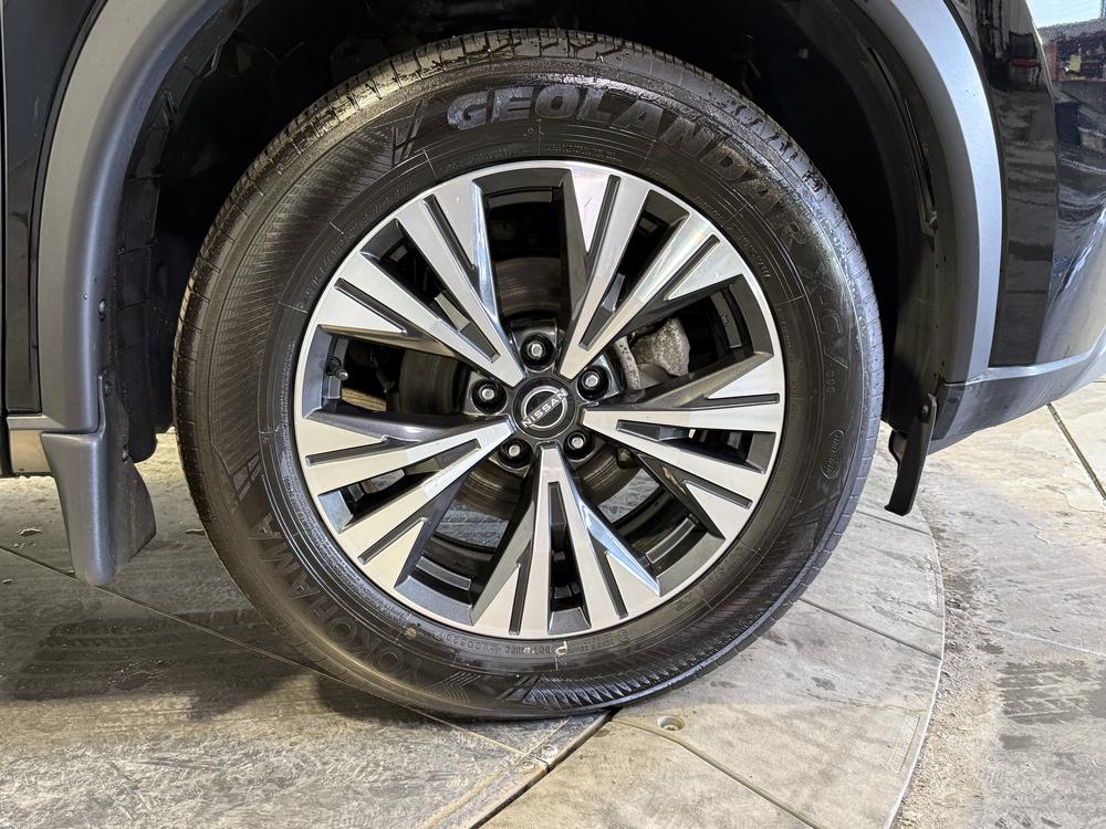 Nissan Rogue SV 2023 d&rsquo;occasion à vendre - 13