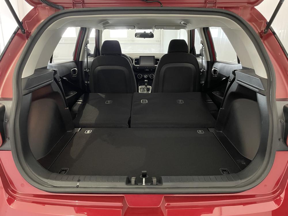 Hyundai Venue Essential 2022 d&rsquo;occasion à vendre - 28