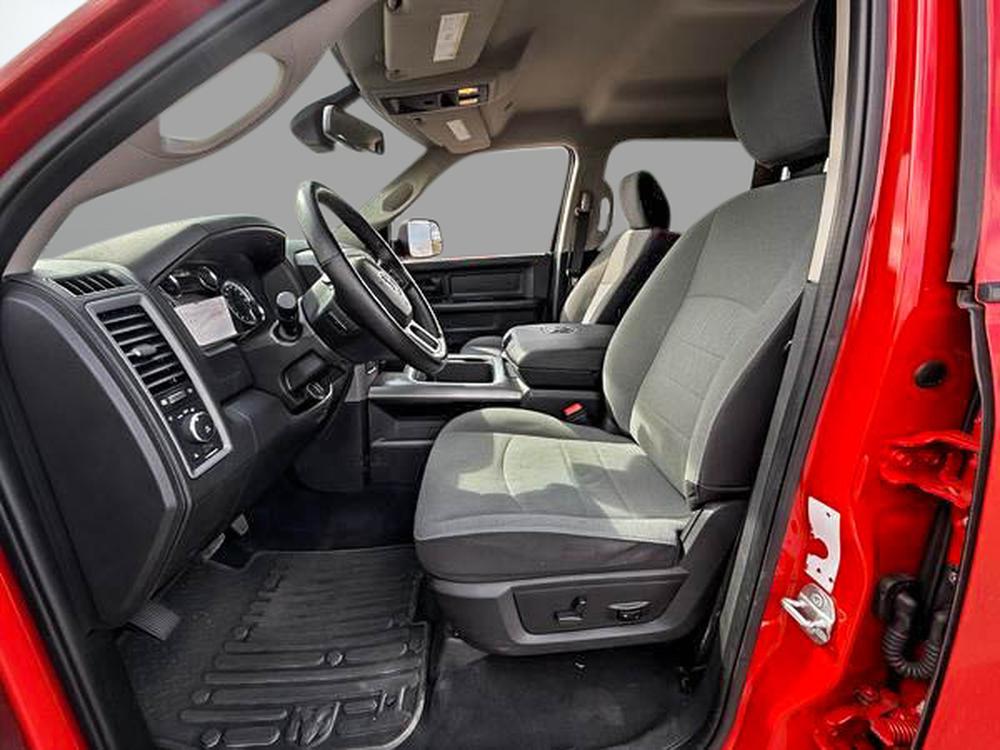 Ram 1500 Classic EXPRESS 2023 d&rsquo;occasion à vendre - 16