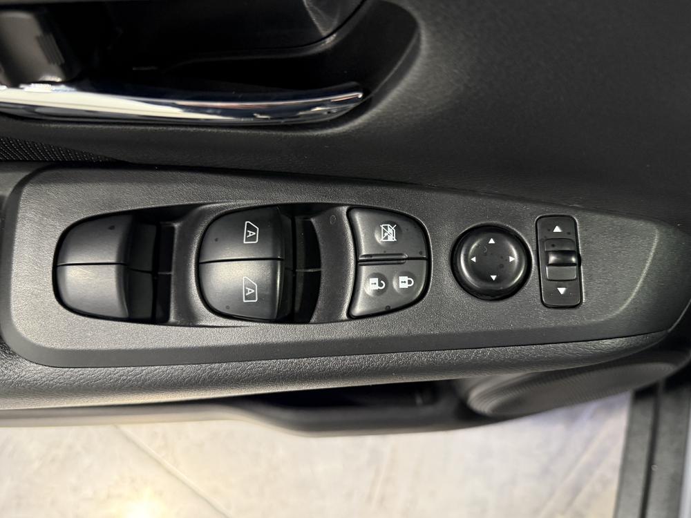 Nissan Kicks SV 2023 d&rsquo;occasion à vendre - 14