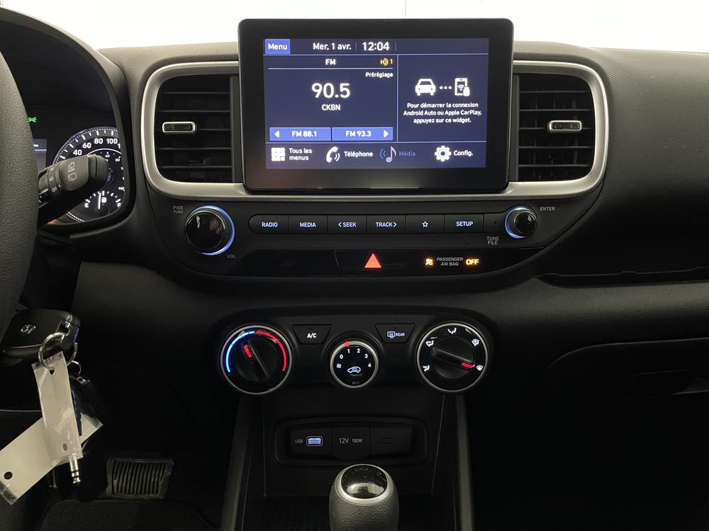 Hyundai Venue Essential 2022 d&rsquo;occasion à vendre - 18
