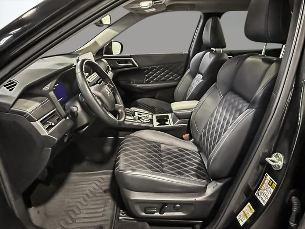Mitsubishi Outlander 2023 Noir usage à vendre Mitsubishi Outlander 2023 Noir usage à vendre