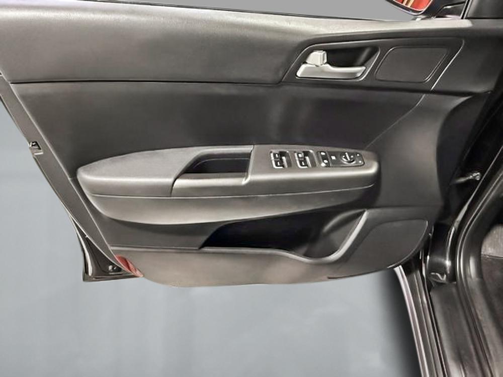 Kia Sportage LX 2022 d&rsquo;occasion à vendre - 13