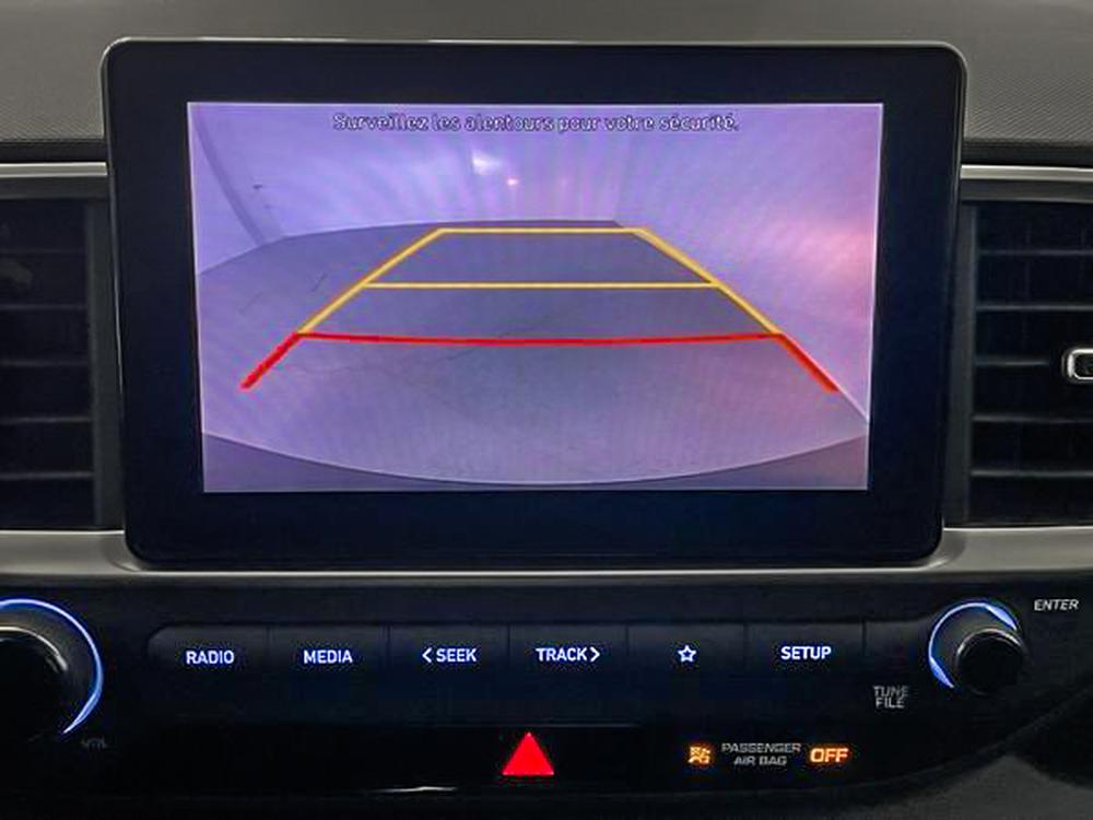 Hyundai Venue Essential 2022 d&rsquo;occasion à vendre - 22