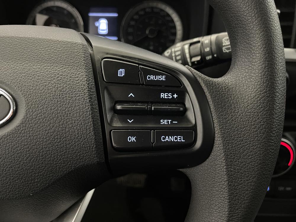 Hyundai Venue Essential 2022 d&rsquo;occasion à vendre - 16