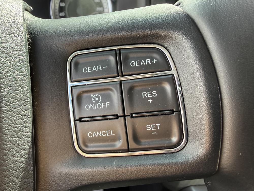 Ram 1500 Classic EXPRESS 2023 d&rsquo;occasion à vendre - 19